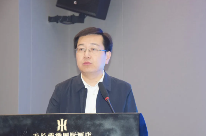 cd6a6829-f94f-4a84-824a-77c57babe064